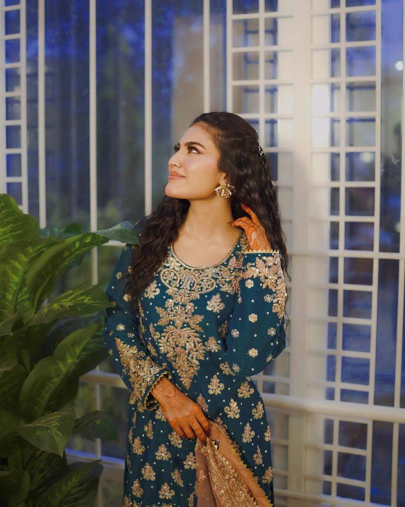 पार्टी वियर लुक डिज़ाइनर टॉप और बॉटम दुपट्टे के साथ