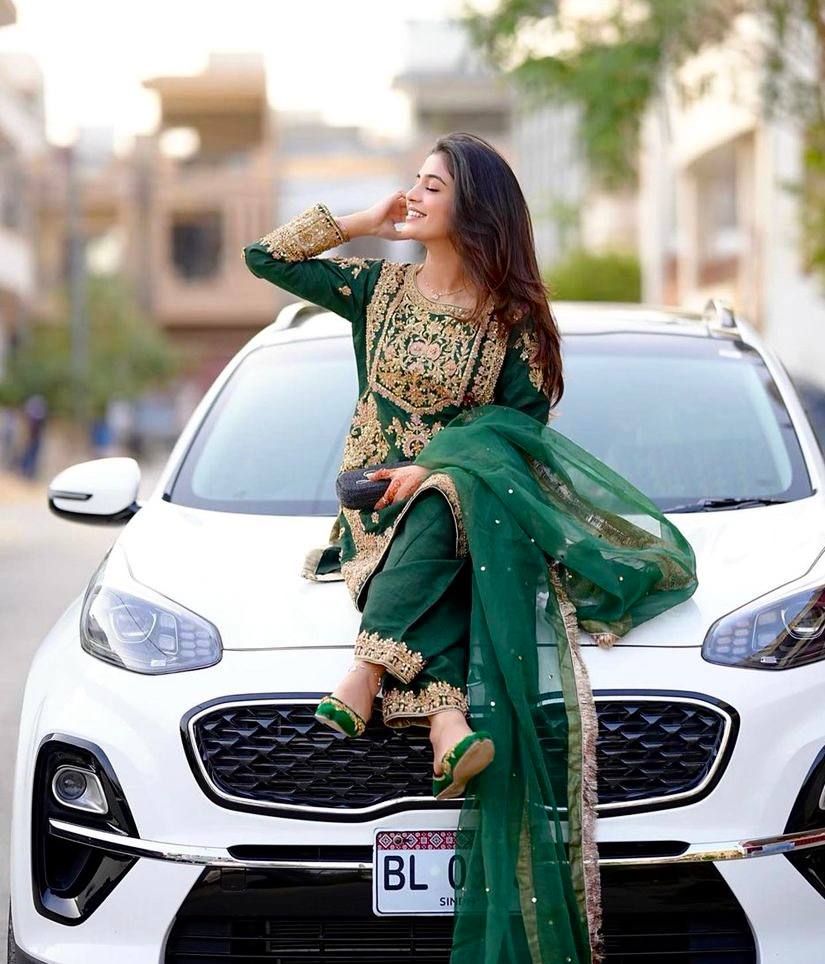 पार्टी वियर लुक डिज़ाइनर टॉप और बॉटम दुपट्टे के साथ