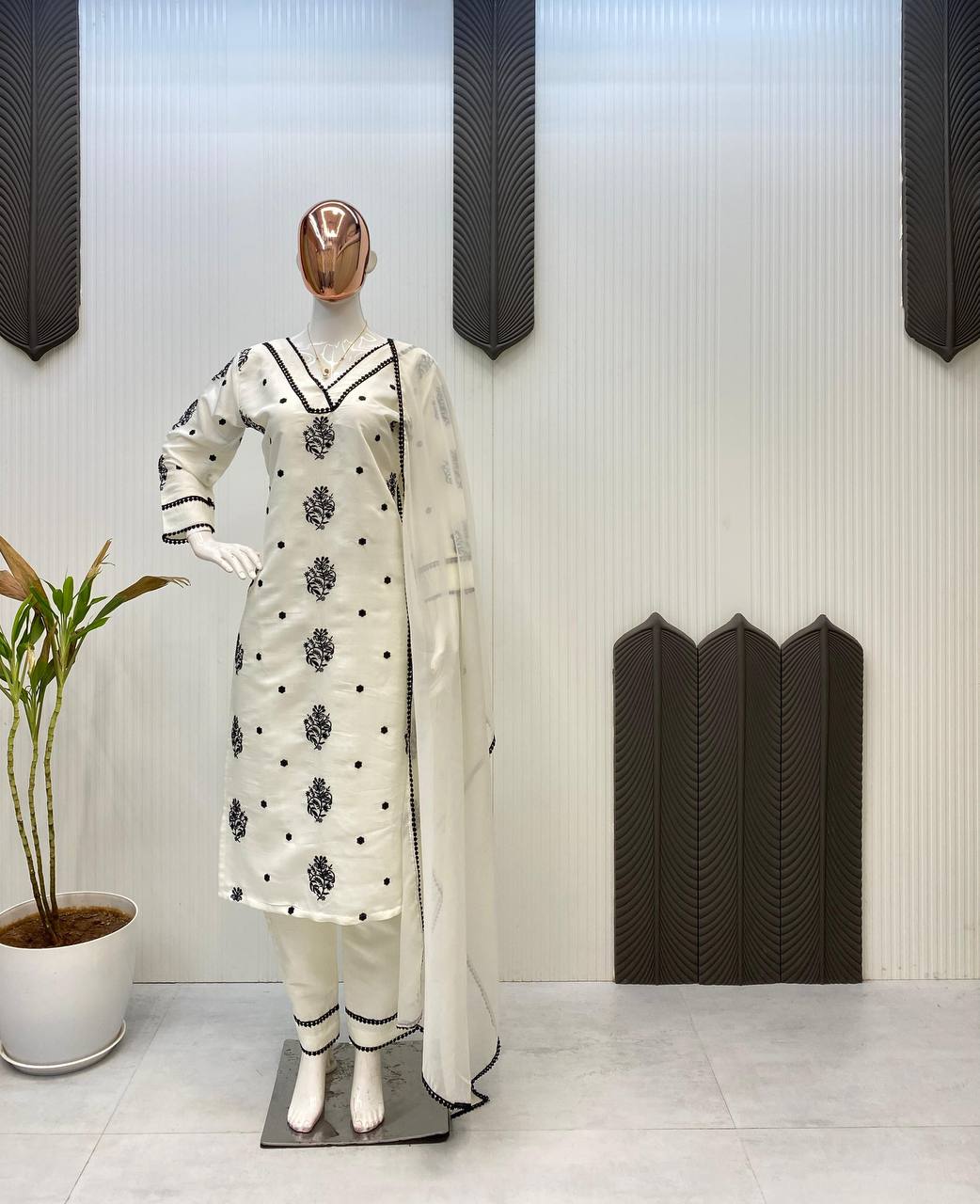 पार्टी वियर लुक खूबसूरत टॉप-बॉटम और दुपट्टा