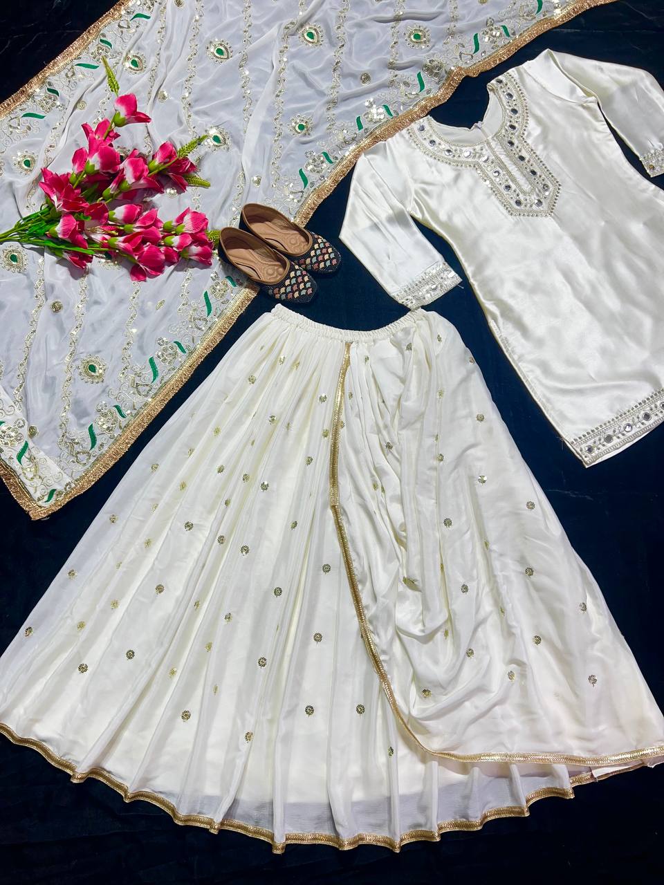 डिज़ाइनर पार्टी वियर लुक टॉप, धोती स्कर्ट और दुपट्टा