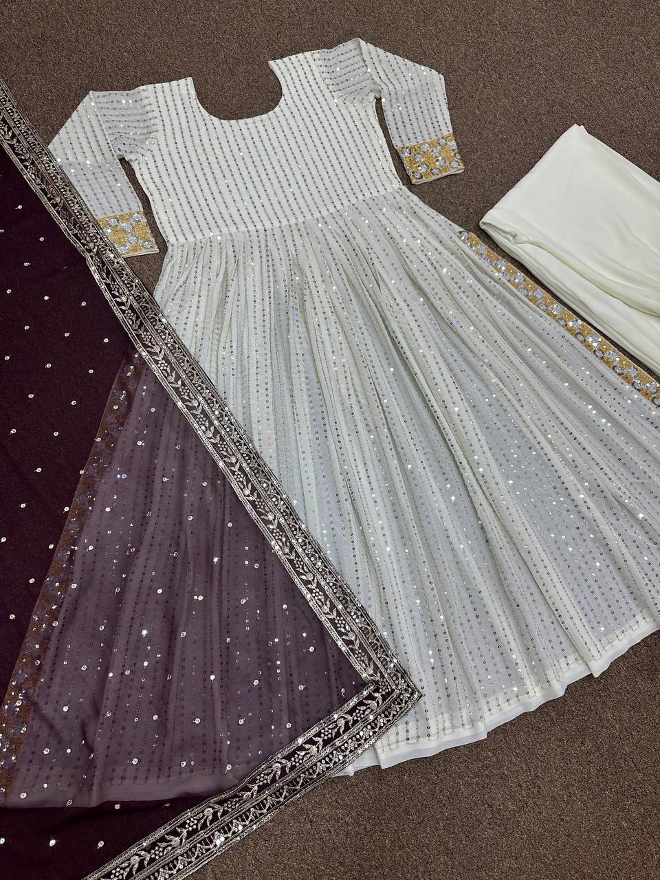 फैंसी टॉप - कढ़ाई और सेक्विन वर्क के साथ प्लाज़ो और दुपट्टा