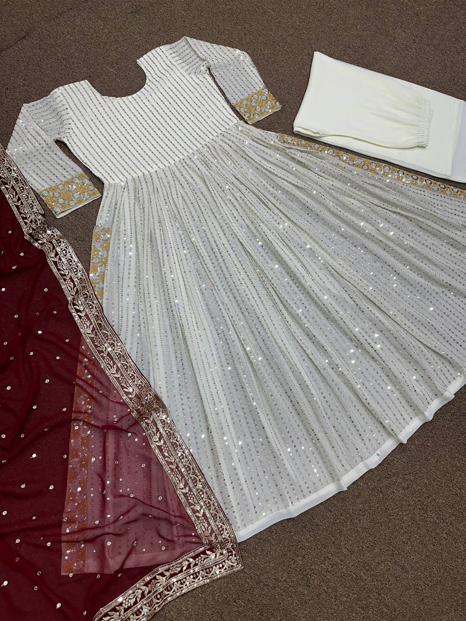 फैंसी टॉप - कढ़ाई और सेक्विन वर्क के साथ प्लाज़ो और दुपट्टा