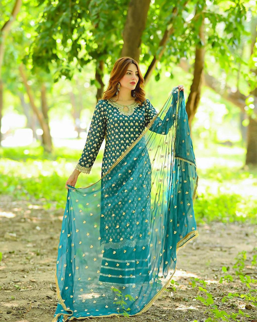 पार्टी वियर लुक डिज़ाइनर टॉप और बॉटम दुपट्टे के साथ