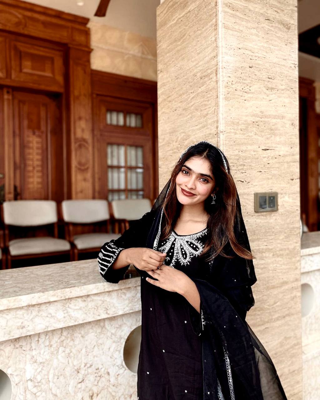 पार्टी वियर लुक डिज़ाइनर टॉप और बॉटम दुपट्टे के साथ