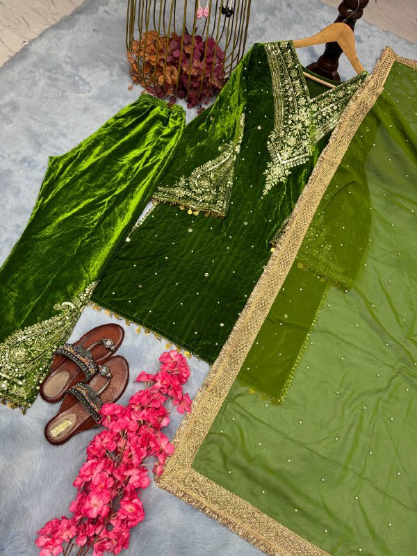 डिज़ाइनर पार्टी वियर लुक हैवी प्योर विस्कोस वेलवेट टॉप प्लाज़ो और दुपट्टा सेट