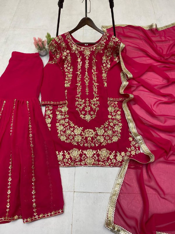 पार्टी वियर डिज़ाइनर टॉप और शरारा दुपट्टे के साथ