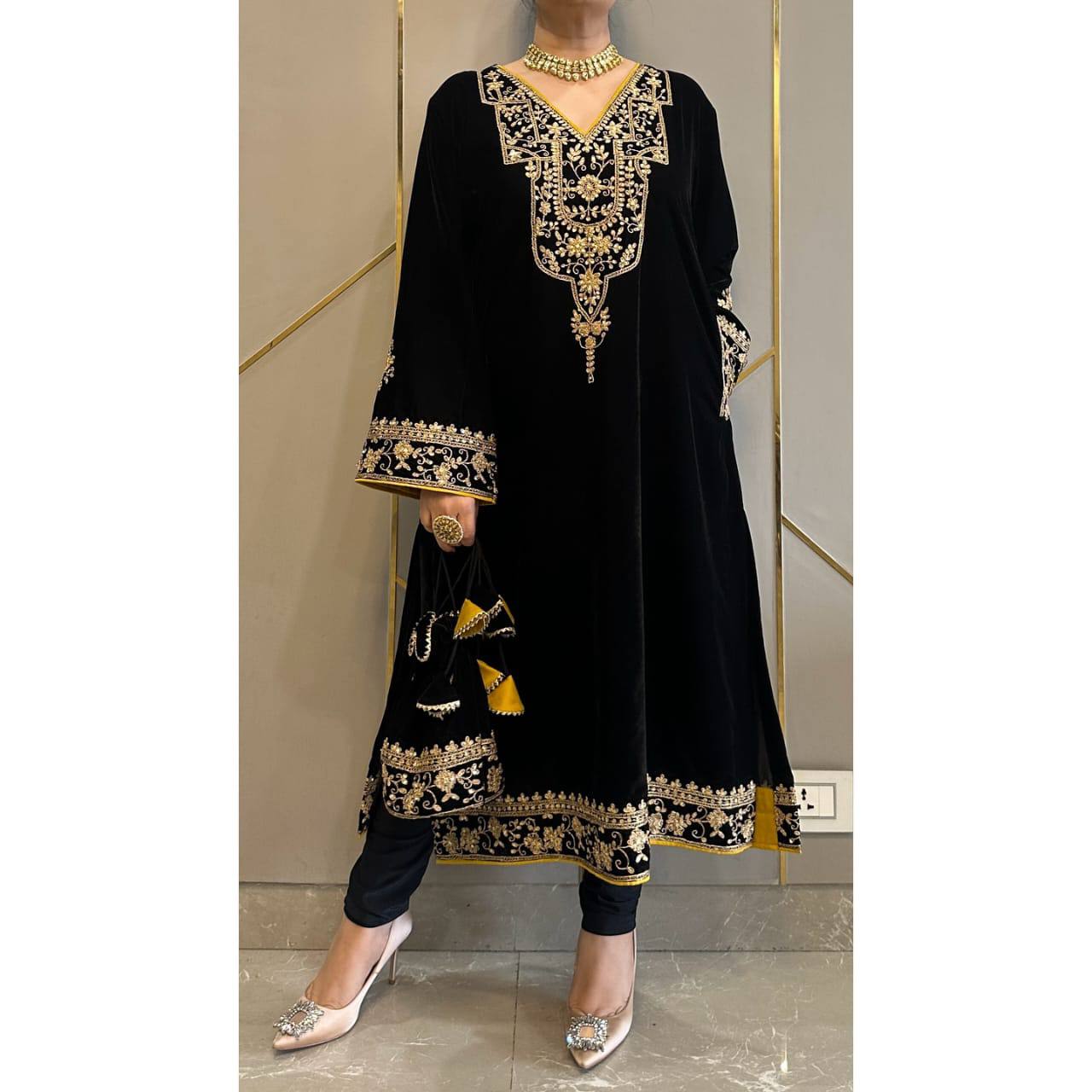 पार्टी वियर लुक डिज़ाइनर टॉप और बॉटम