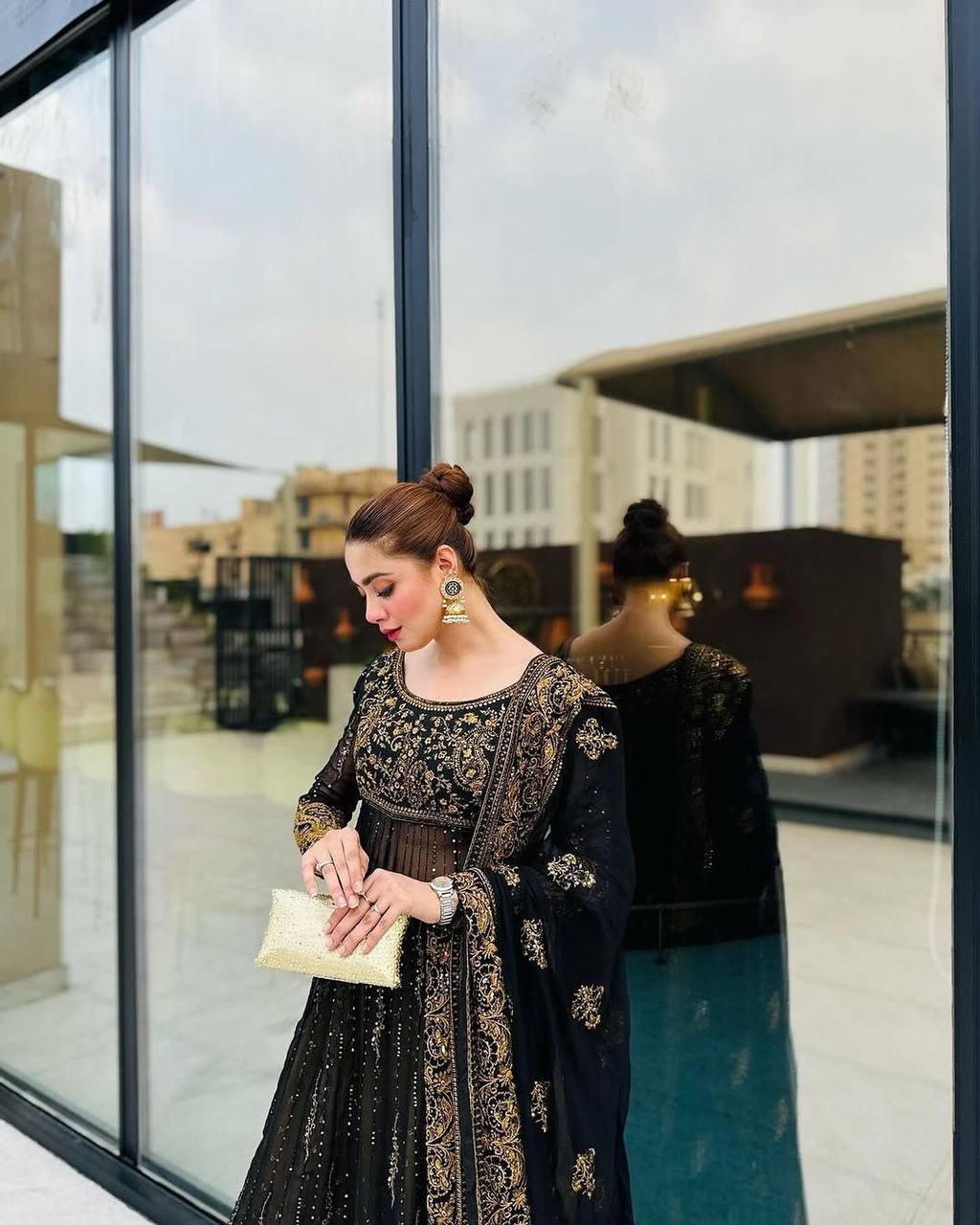 पार्टी वियर डिज़ाइनर टॉप और बॉटम दुपट्टे के साथ