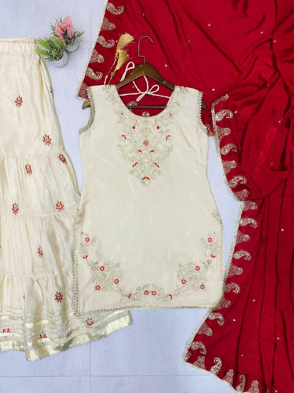 डिज़ाइनर पार्टी वियर लुक टॉप और शरारा दुपट्टे के साथ