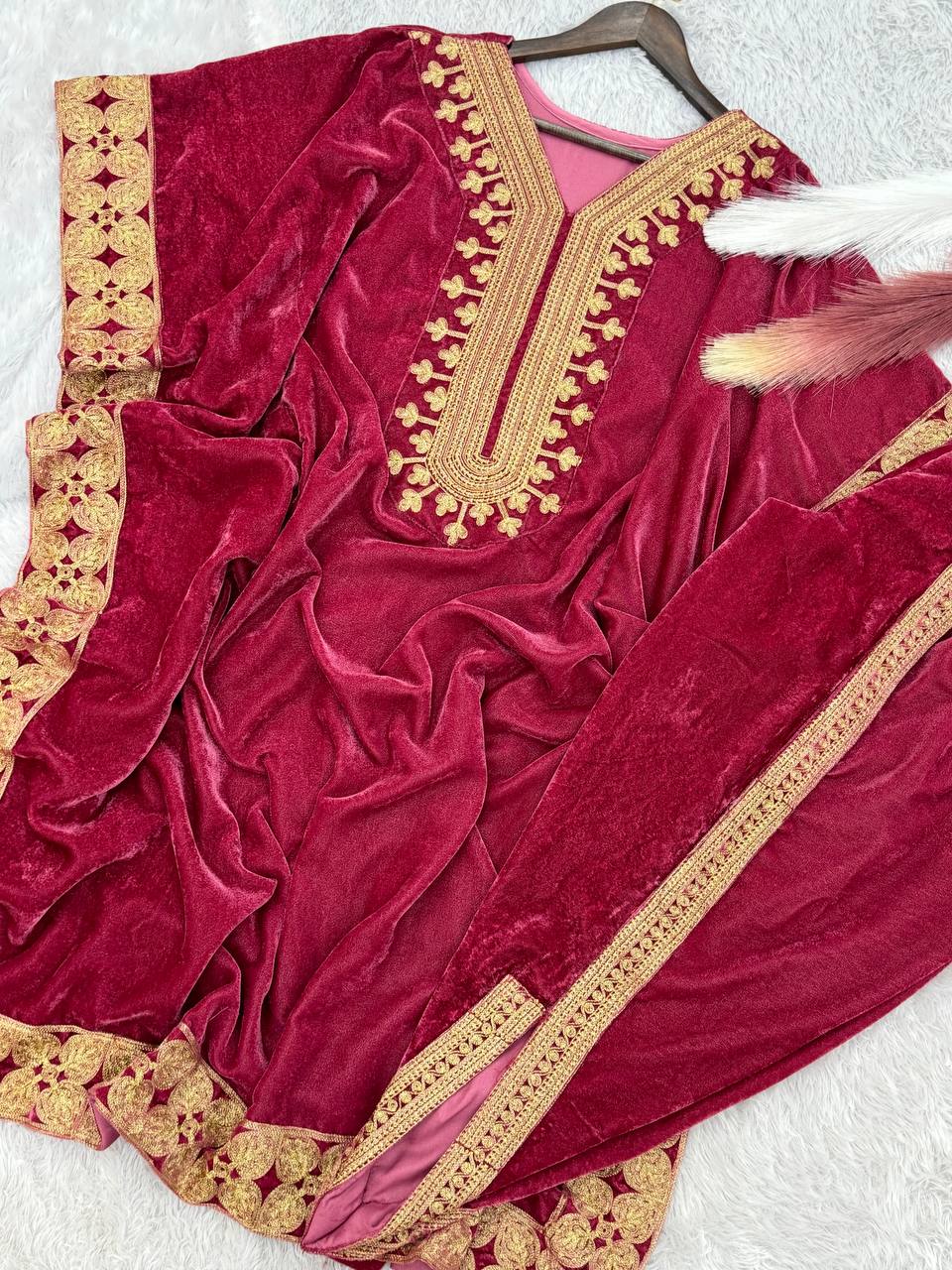 पार्टी वियर सुंदर कफ्तान और धोती