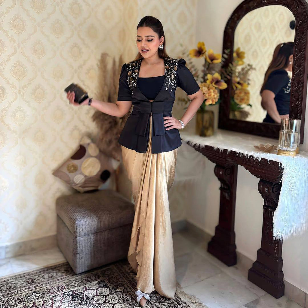 पार्टी वियर स्टाइलिश थ्री पीस वेस्टर्न आउटफिट