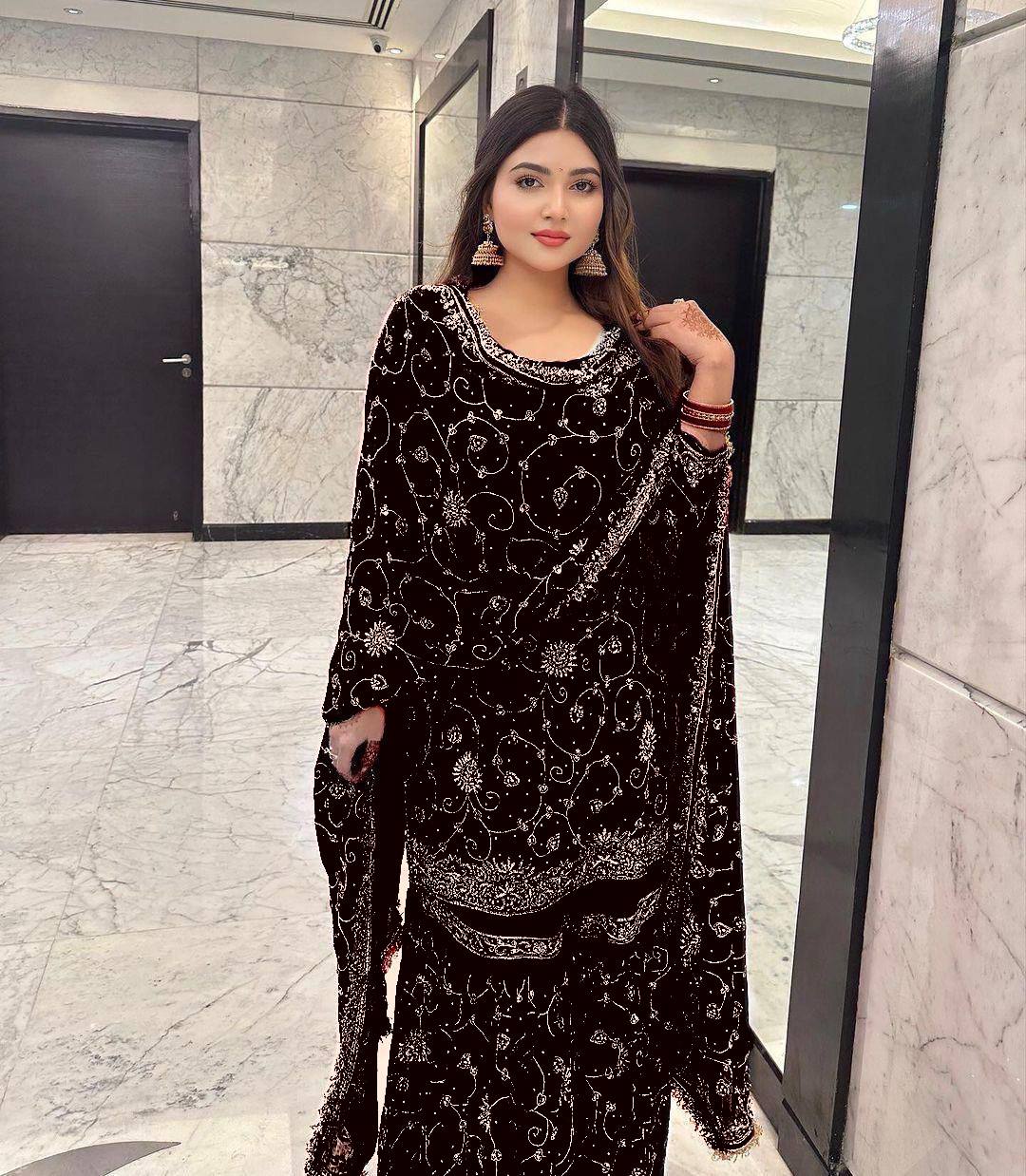 पार्टी वियर लुक: दुपट्टे के साथ टॉप और बॉटम में खूबसूरत दिखें