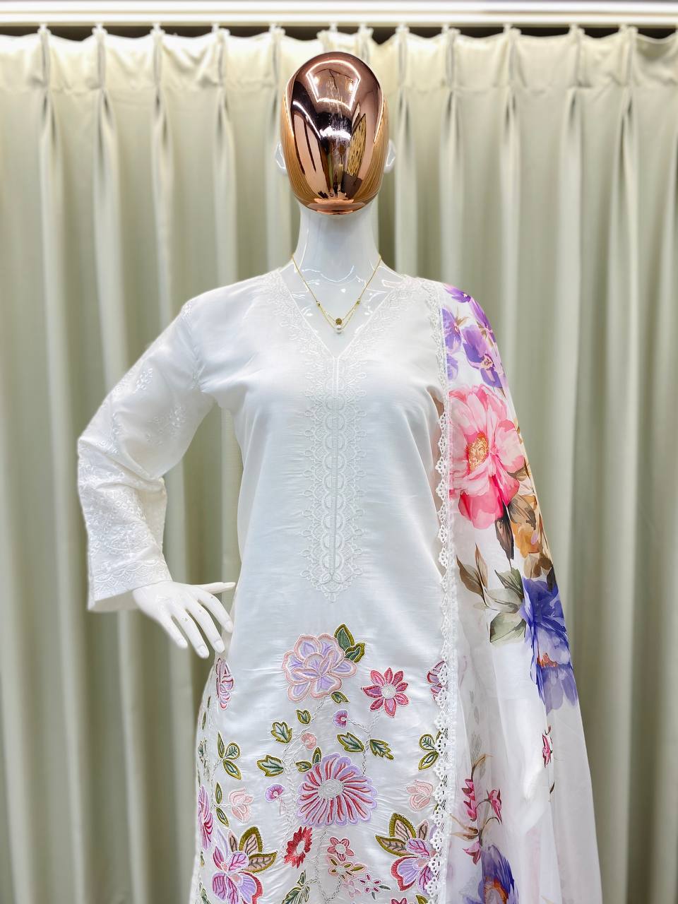 पार्टी वियर लुक टॉप-बॉटम और खूबसूरत दुपट्टा