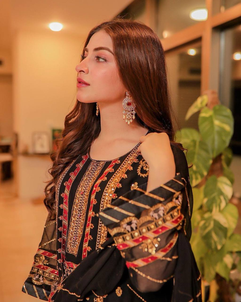 पार्टी वियर डिज़ाइनर टॉप और बॉटम दुपट्टे के साथ