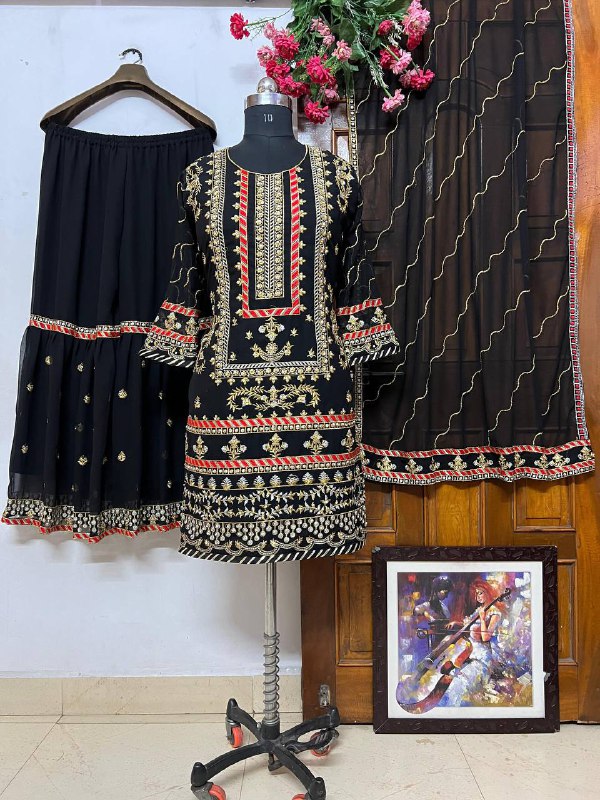 पार्टी वियर डिज़ाइनर टॉप और बॉटम दुपट्टे के साथ