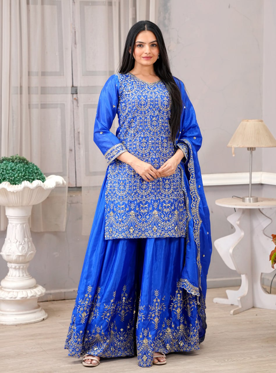 सीक्वेंस एम्ब्रॉयडरी वर्क वाला डिज़ाइनर पार्टी वियर शरारा सूट