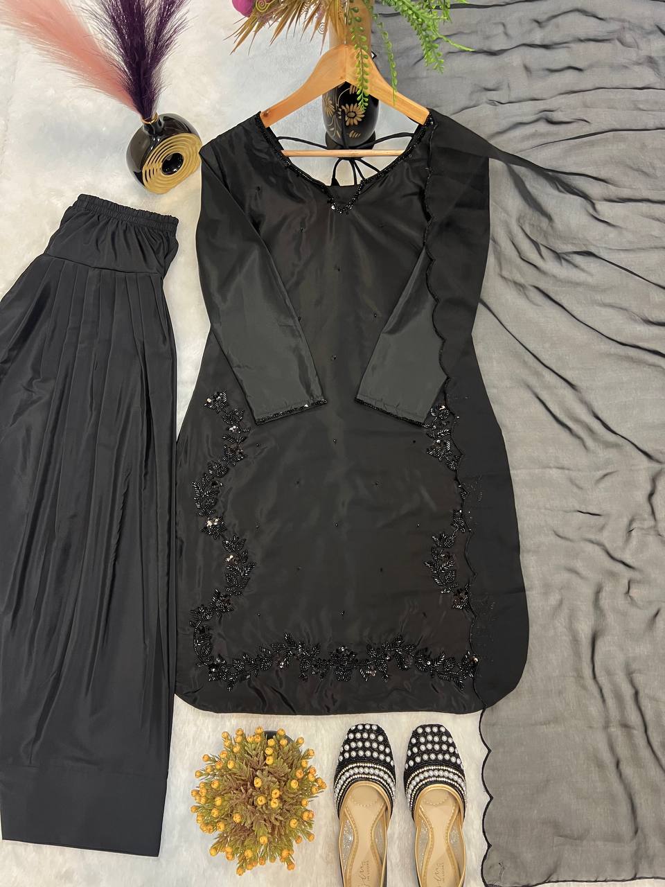 डिज़ाइनर पार्टी वियर लुक टॉप विद बॉटम और दुपट्टा