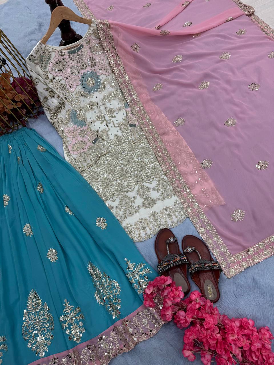 डिज़ाइनर पार्टी वियर लुक टॉप प्लाज़ो और दुपट्टा सेट