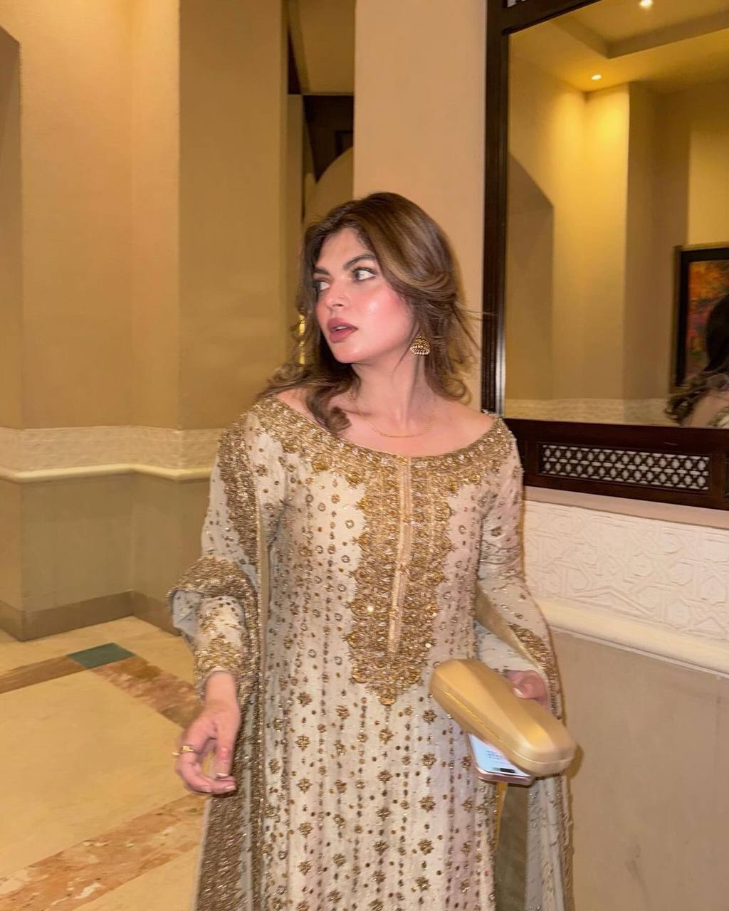 पार्टी वियर लुक डिज़ाइनर टॉप और बॉटम दुपट्टे के साथ