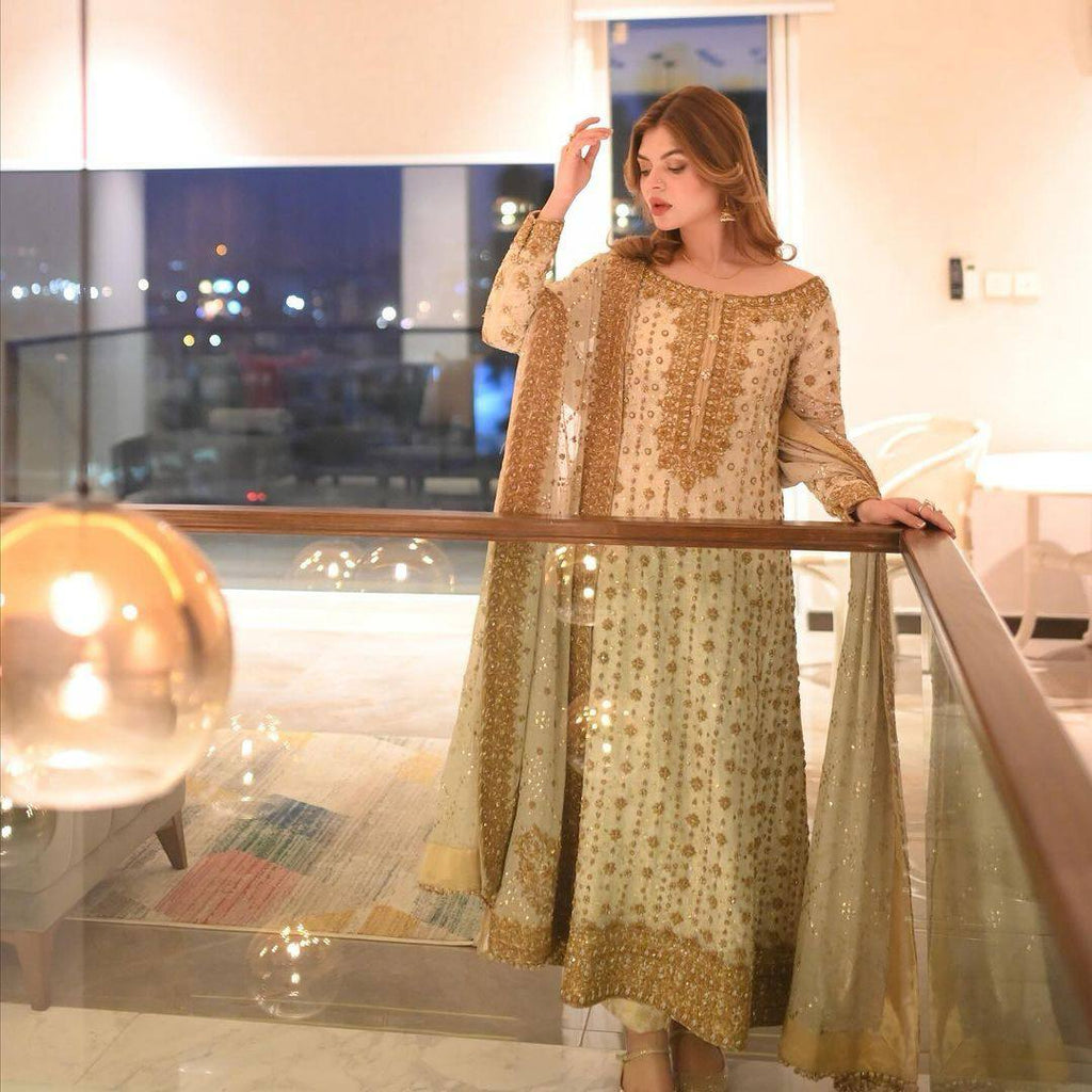 पार्टी वियर लुक डिज़ाइनर टॉप और बॉटम दुपट्टे के साथ