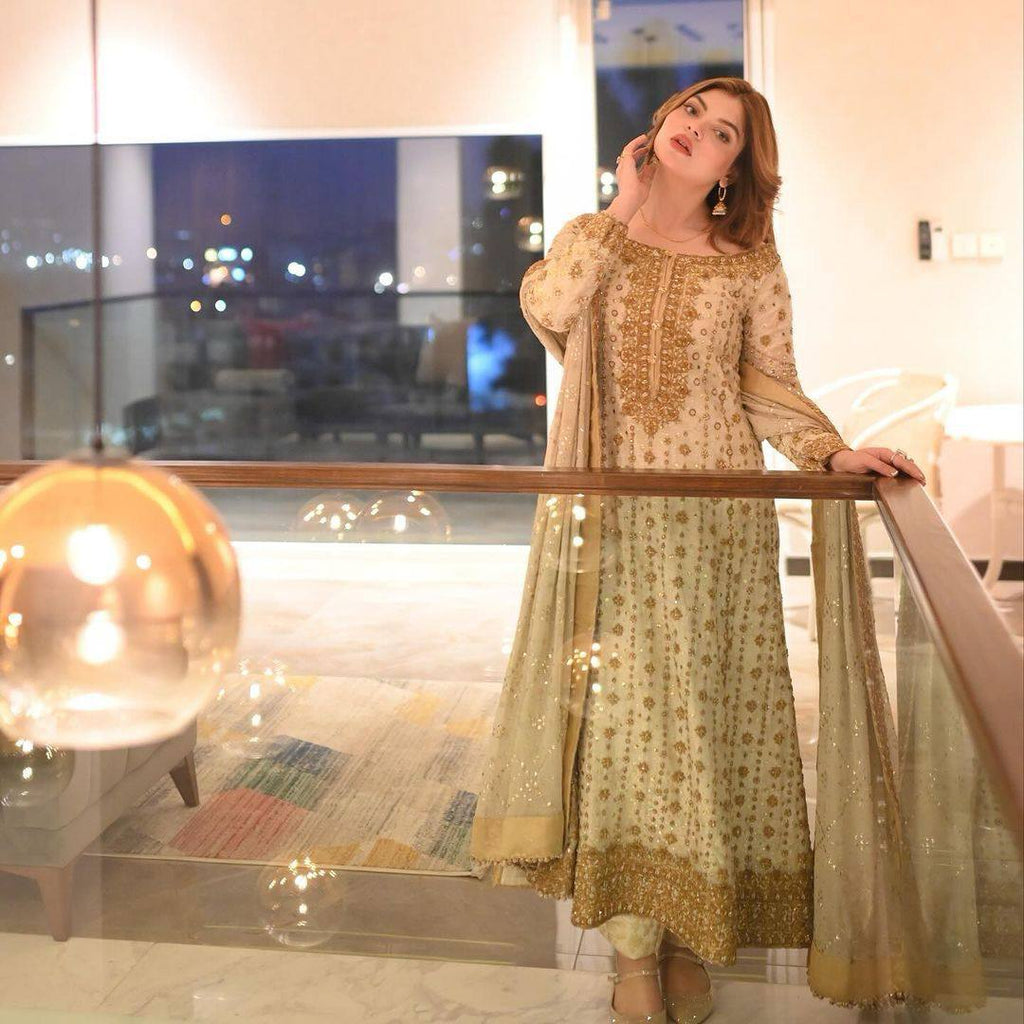 पार्टी वियर लुक डिज़ाइनर टॉप और बॉटम दुपट्टे के साथ