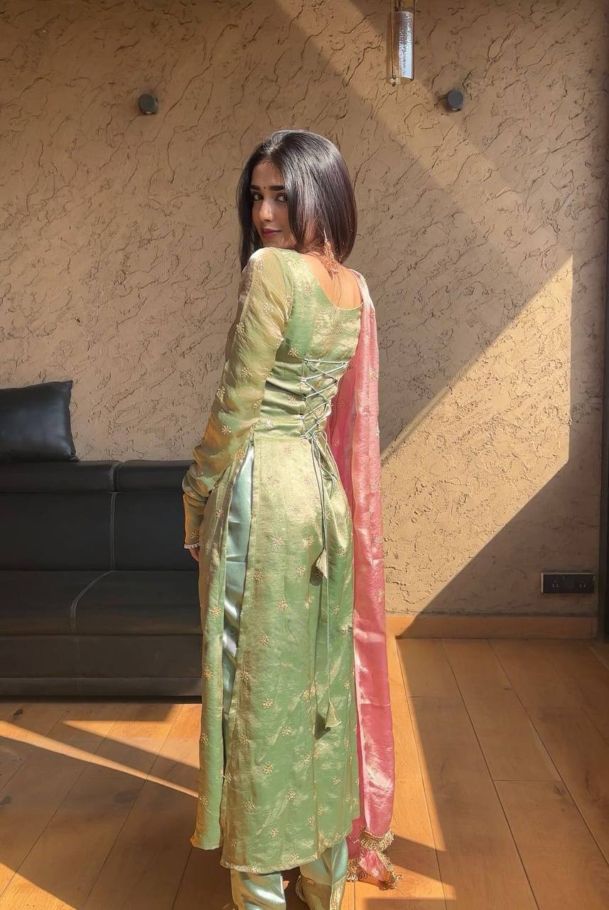 पार्टी वियर डिज़ाइनर टॉप और बॉटम दुपट्टे के साथ