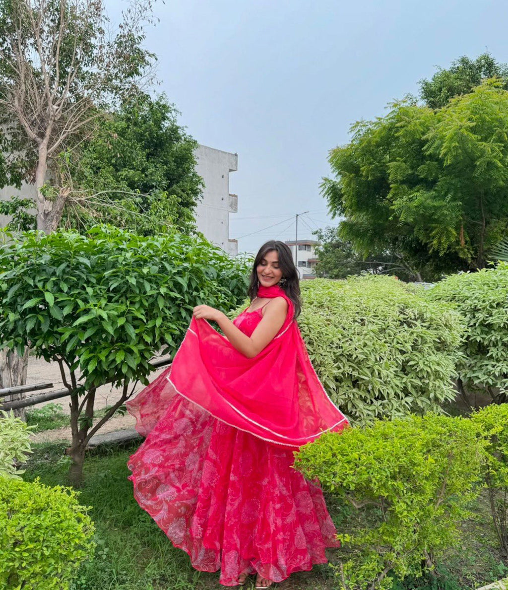 डिजिटल प्रिंटेड जॉर्जेट अनारकली गाउन बॉटम और दुपट्टे के साथ