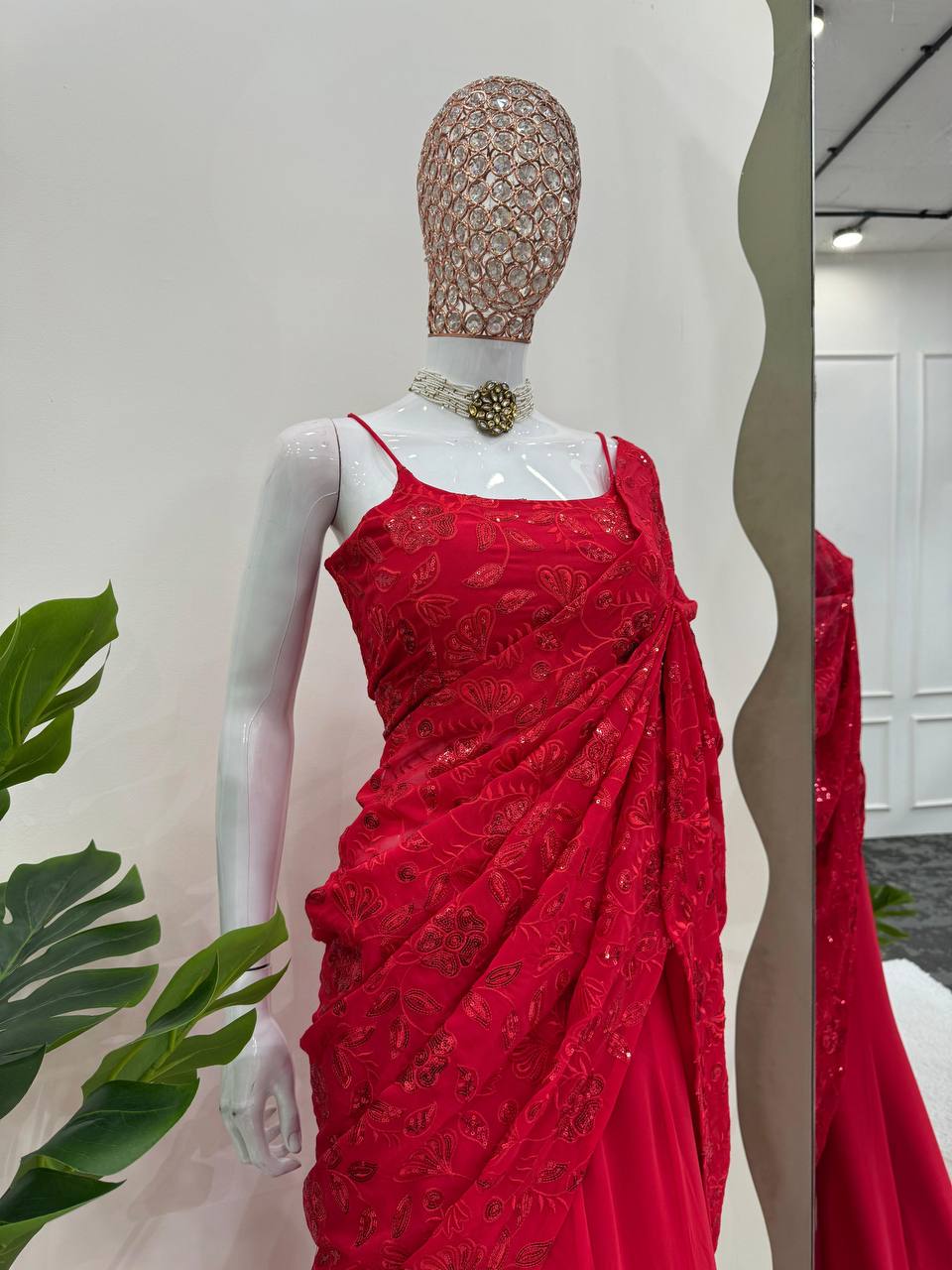 पार्टी वियर लुक रेडी टू वियर लहंगा साड़ी