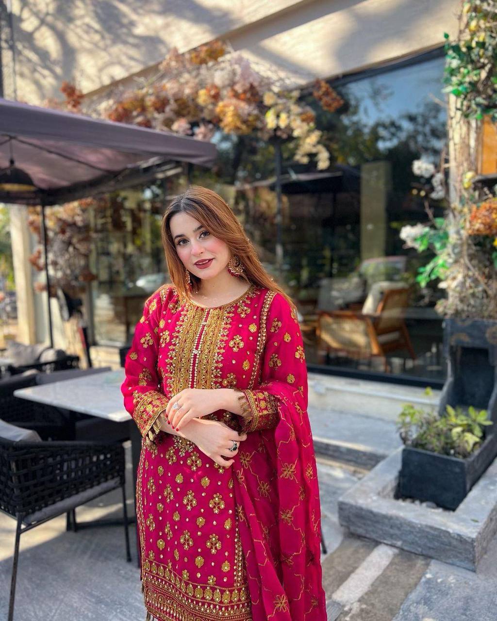 पार्टी वियर लुक डिज़ाइनर टॉप और बॉटम दुपट्टे के साथ