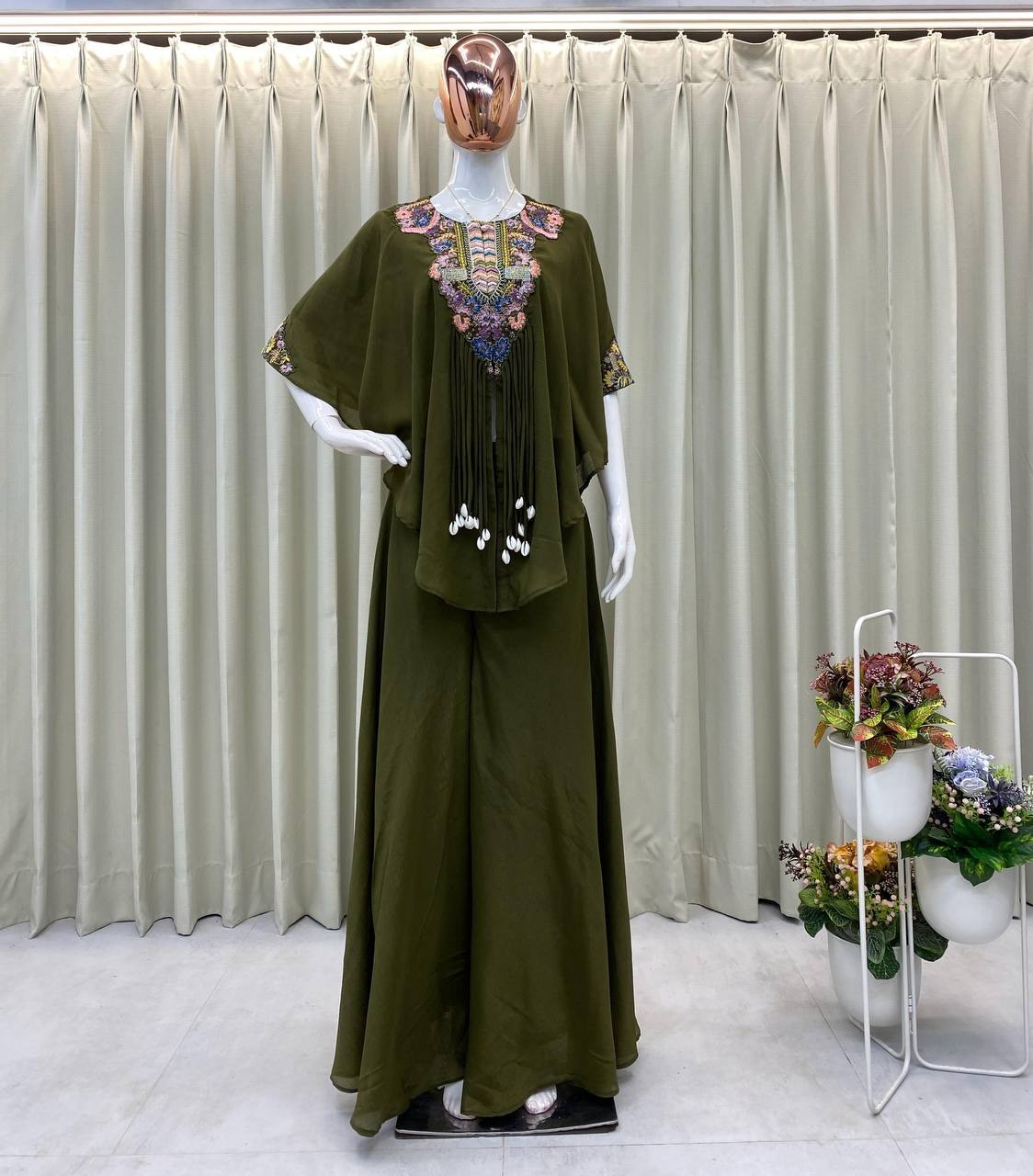 पार्टी वियर लुक फैंसी टॉप-ब्लाउज और प्लाज़ो