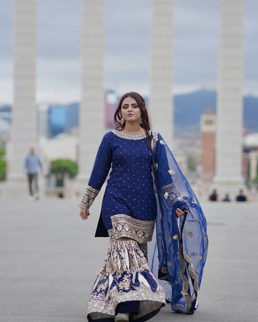 पार्टी वियर लुक डिज़ाइनर टॉप और बॉटम दुपट्टे के साथ