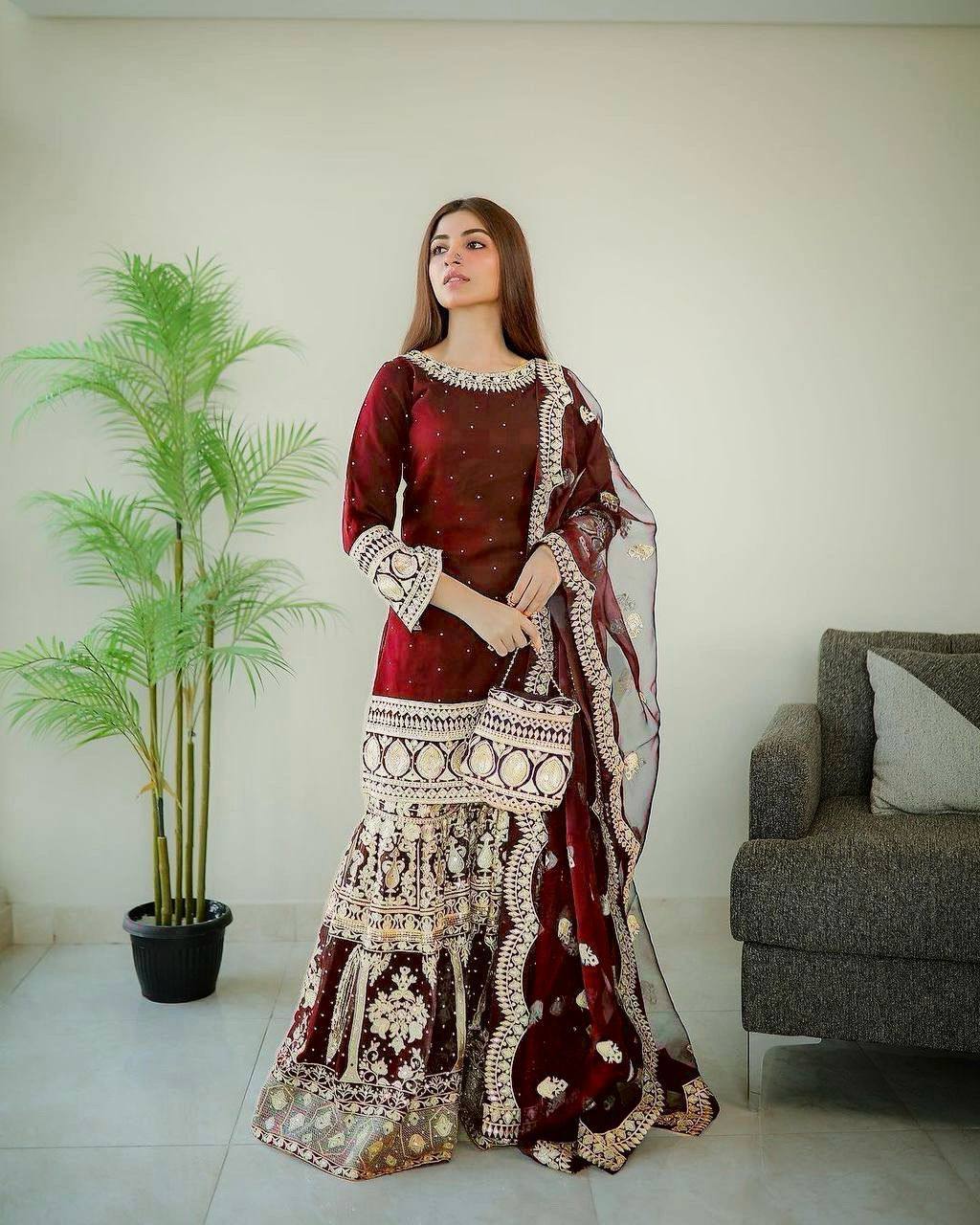 पार्टी वियर लुक डिज़ाइनर टॉप और बॉटम दुपट्टे के साथ
