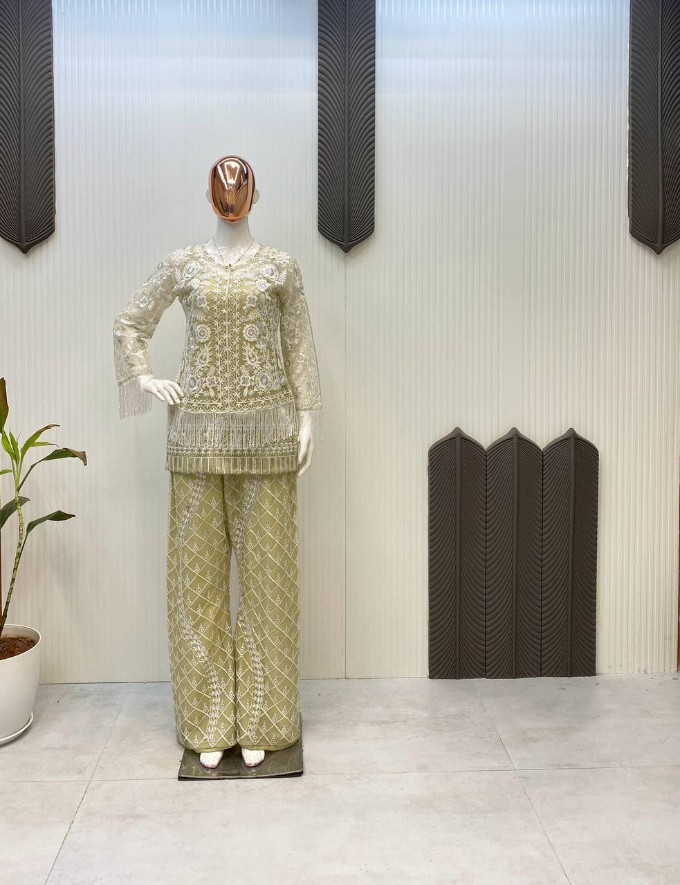 डिज़ाइनर पार्टी वियर टॉप-प्लाज़ो और खूबसूरत कोटी