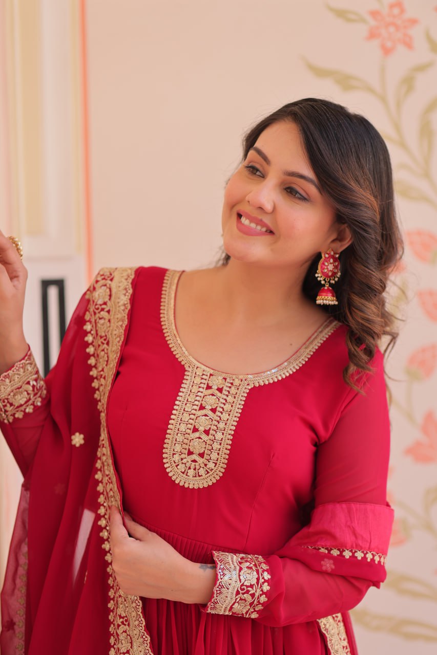 Party Wear Look Designer Gown And Beautiful Dupatta