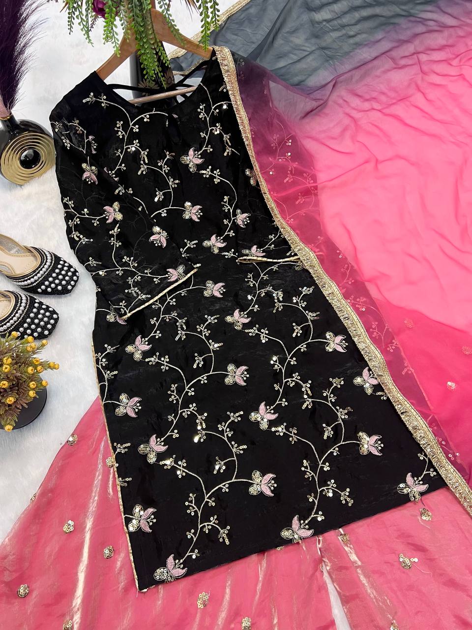 डिज़ाइनर पार्टी वियर लुक टॉप, बॉटम और दुपट्टा