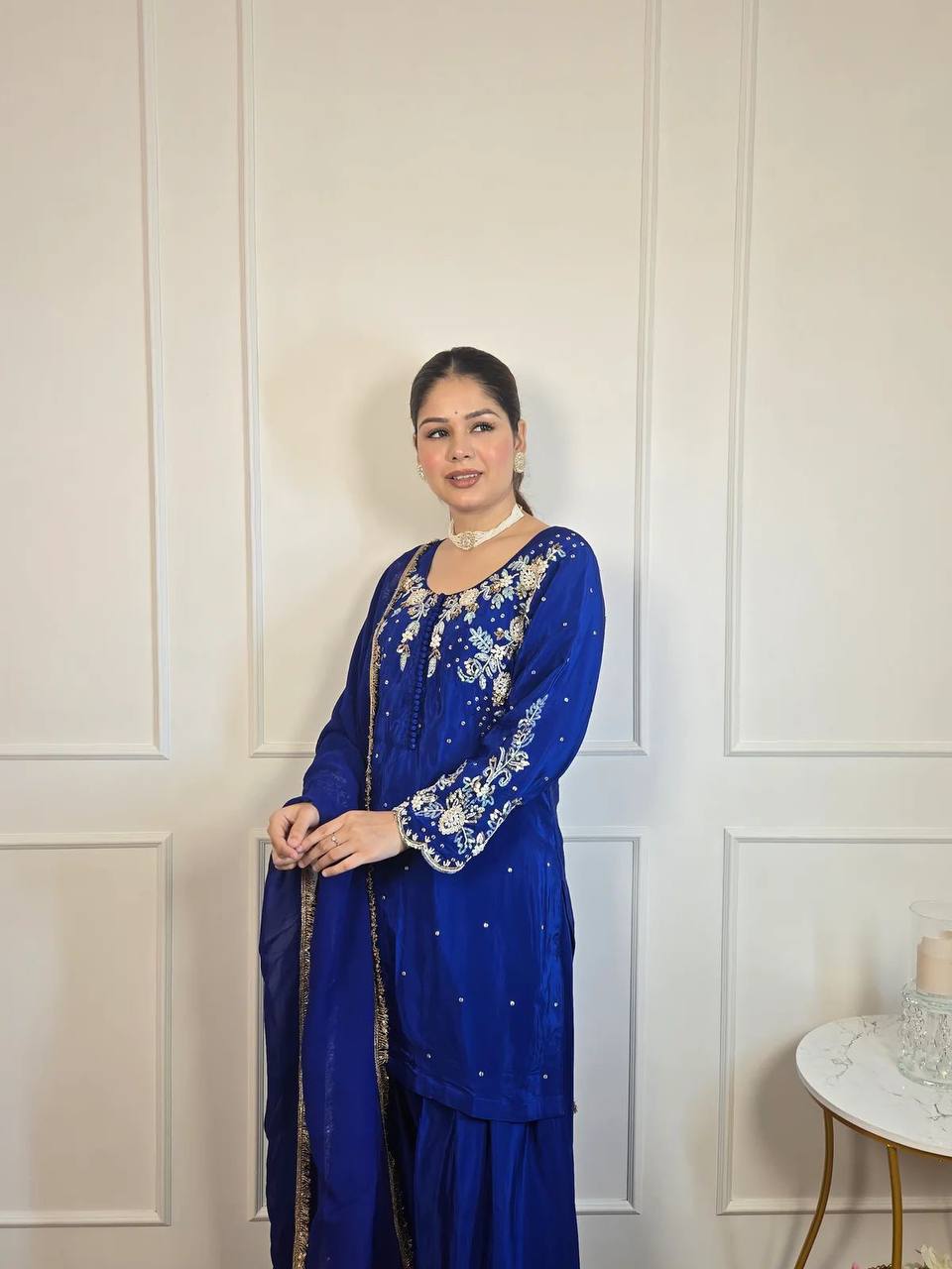 पार्टी वियर लुक खूबसूरत टॉप-बॉटम और दुपट्टा