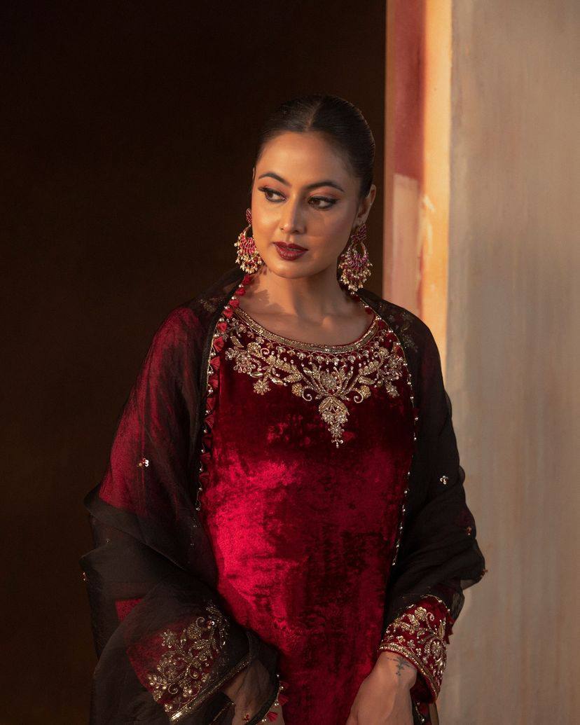 पार्टी वियर लुक डिज़ाइनर टॉप और बॉटम दुपट्टे के साथ