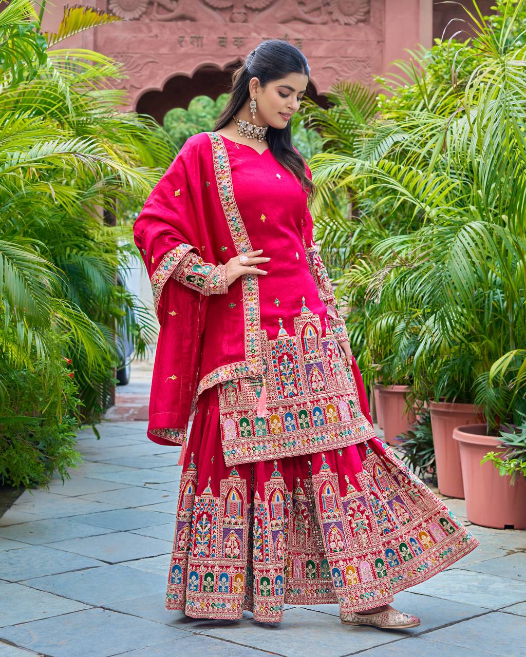 कढ़ाई कोडिंग डोरी-सीक्वेंस वर्क के साथ फैंसी टॉप-बॉटम और दुपट्टा