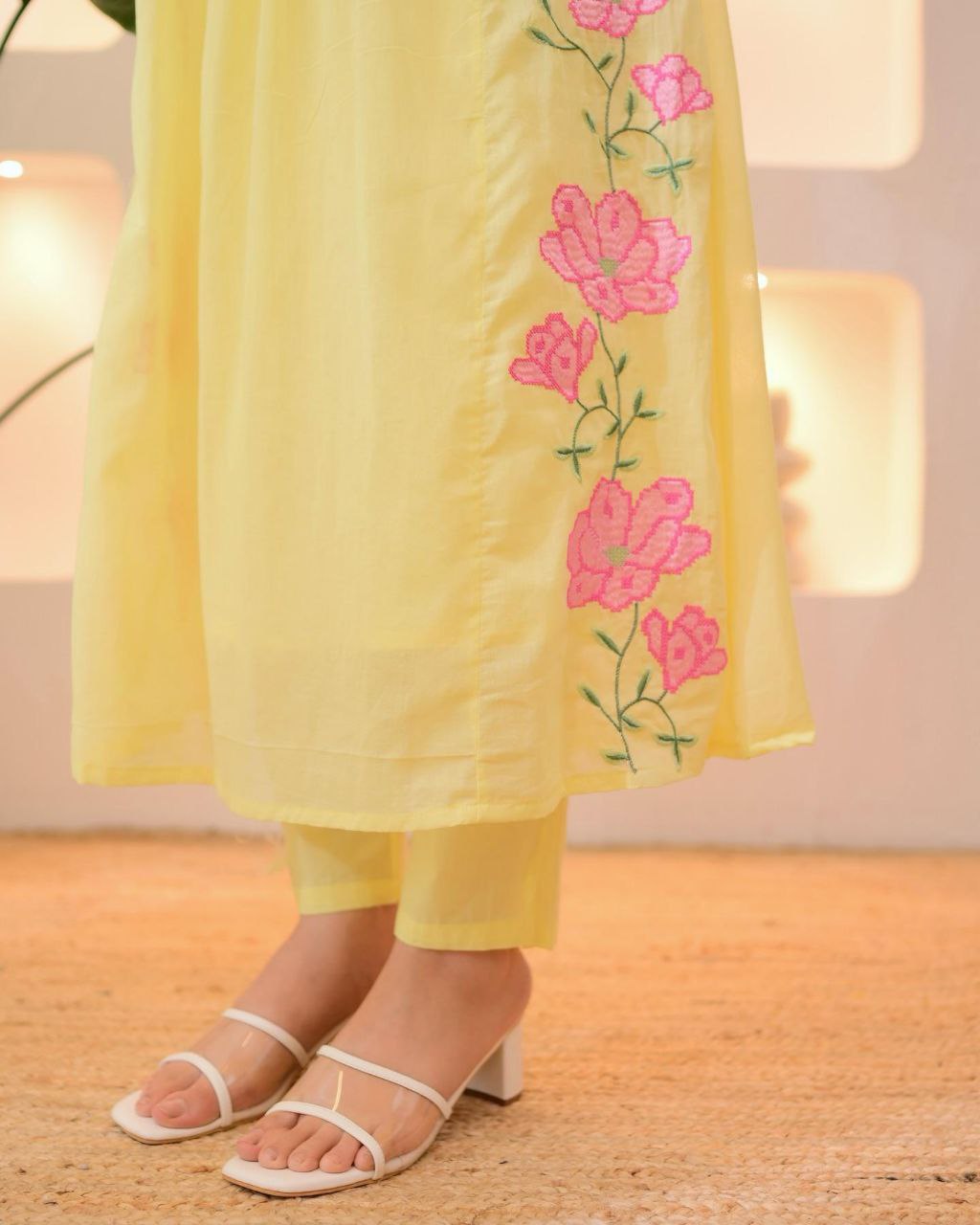 पार्टी वियर सुंदर टॉप और पैंट दुपट्टे के साथ