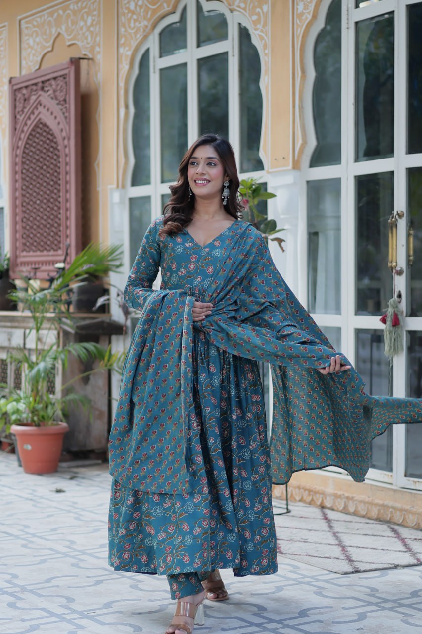 Party Wear Look Beautiful Gown And Pent With Dupatta
