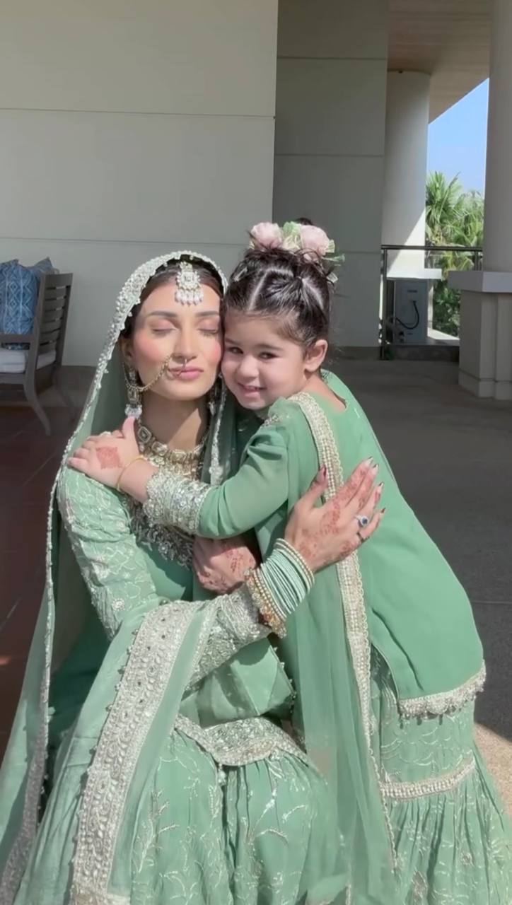 डिज़ाइनर पार्टी वियर लुक टॉप-प्लाज़ो और दुपट्टा हैवी एम्ब्रॉयडरी वर्क