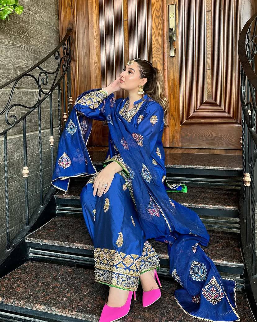 पार्टी वियर लुक: दुपट्टे के साथ टॉप और बॉटम में खूबसूरत दिखें