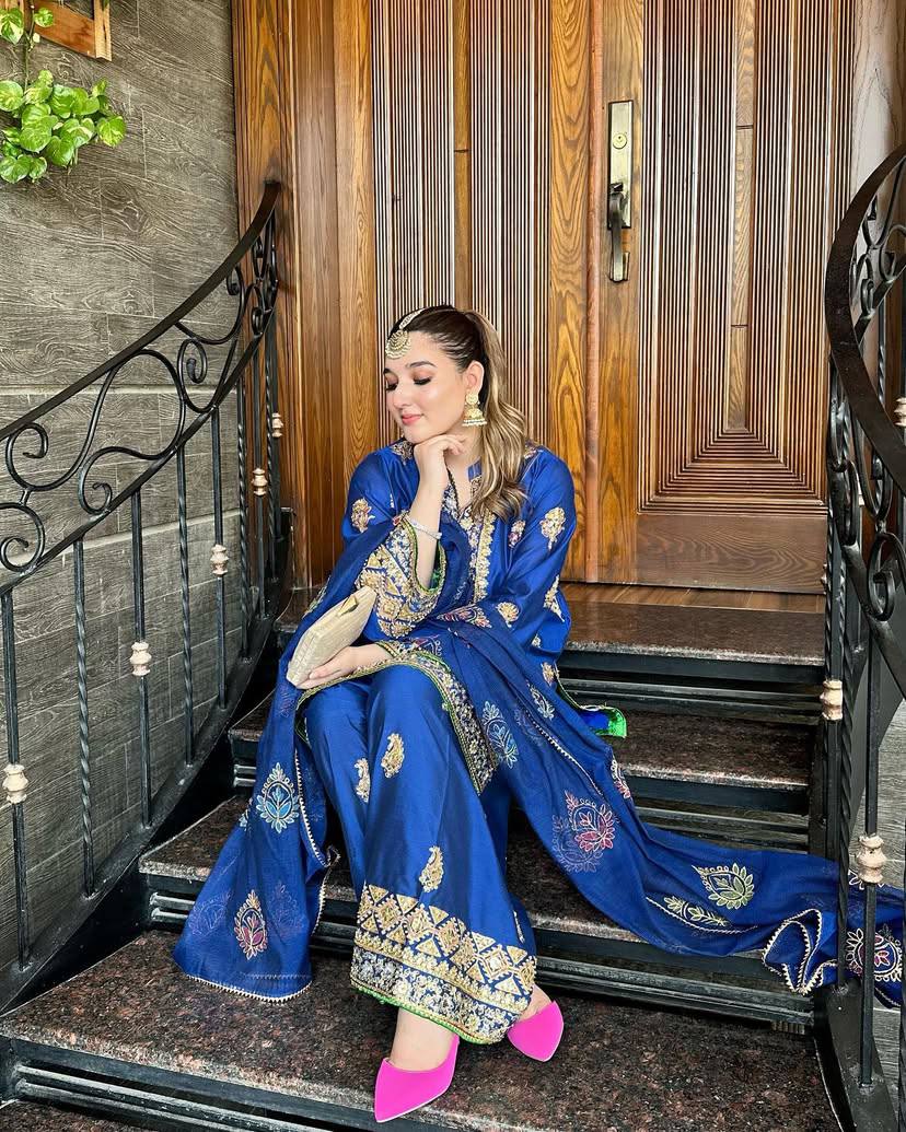 पार्टी वियर लुक: दुपट्टे के साथ टॉप और बॉटम में खूबसूरत दिखें