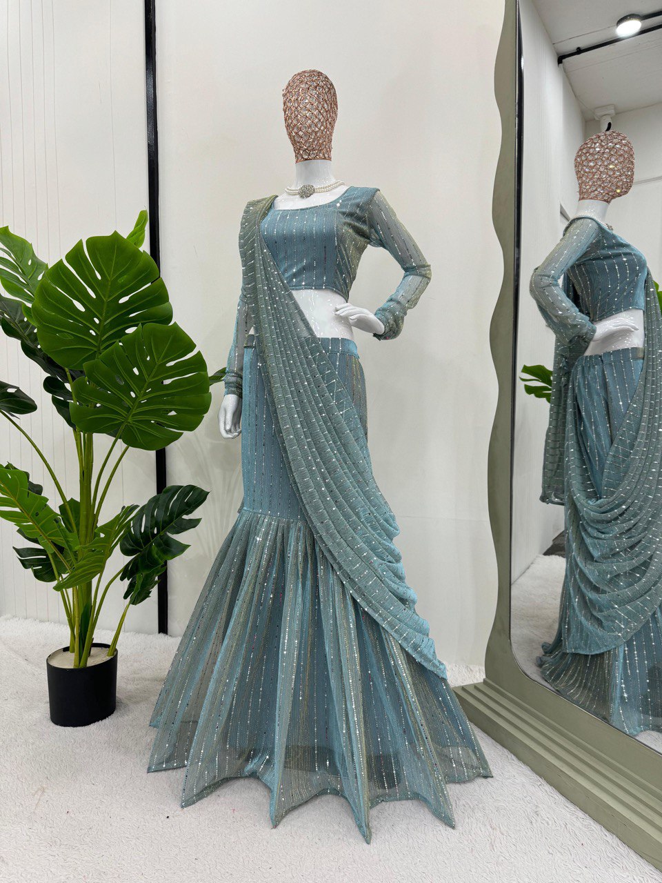 डिज़ाइनर पार्टी वियर लुक रेडी टू वियर लहंगा साड़ी