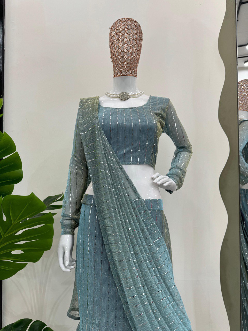 डिज़ाइनर पार्टी वियर लुक रेडी टू वियर लहंगा साड़ी