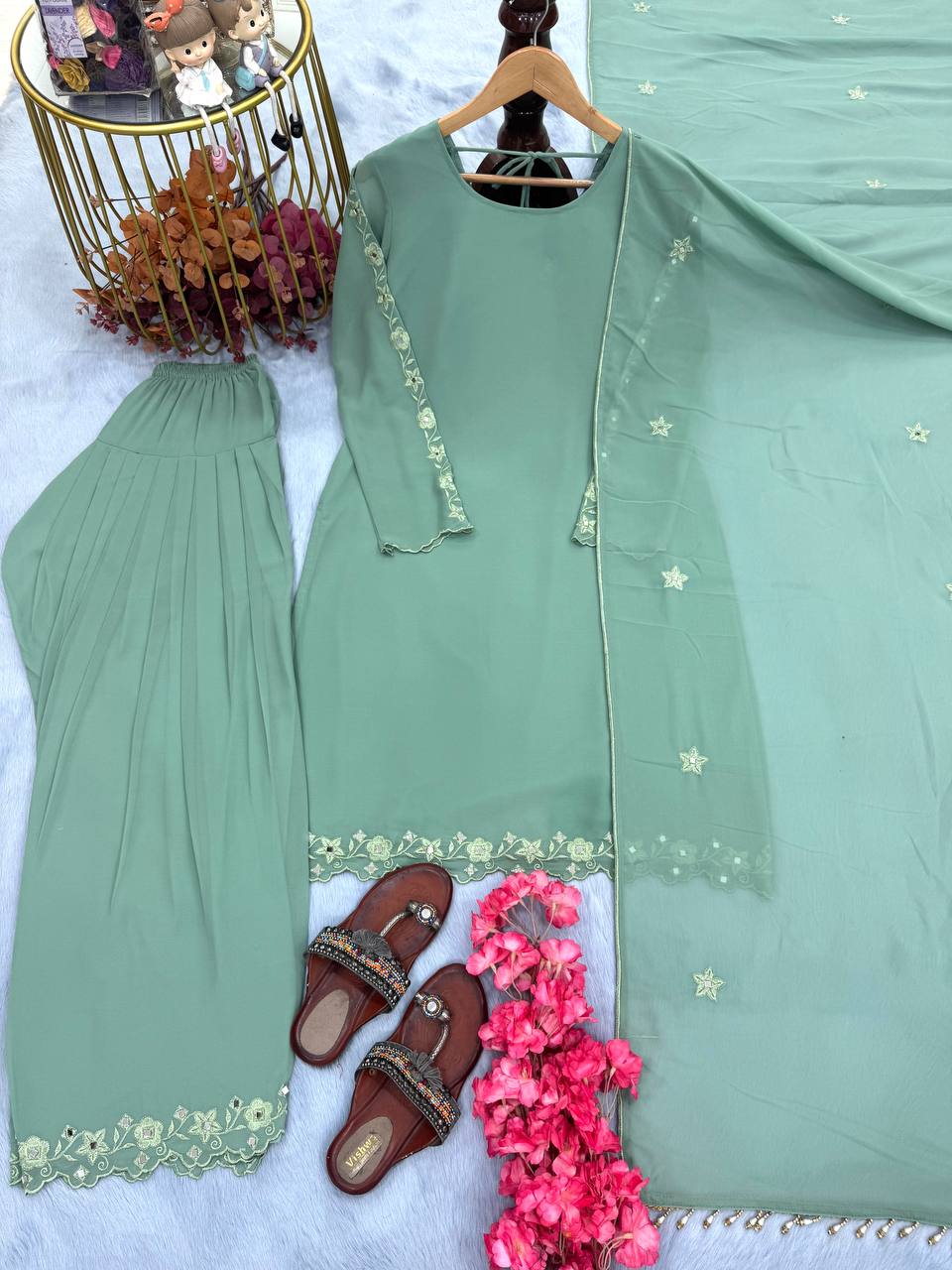 डिज़ाइनर पार्टी वियर लुक टॉप विद बॉटम और दुपट्टा