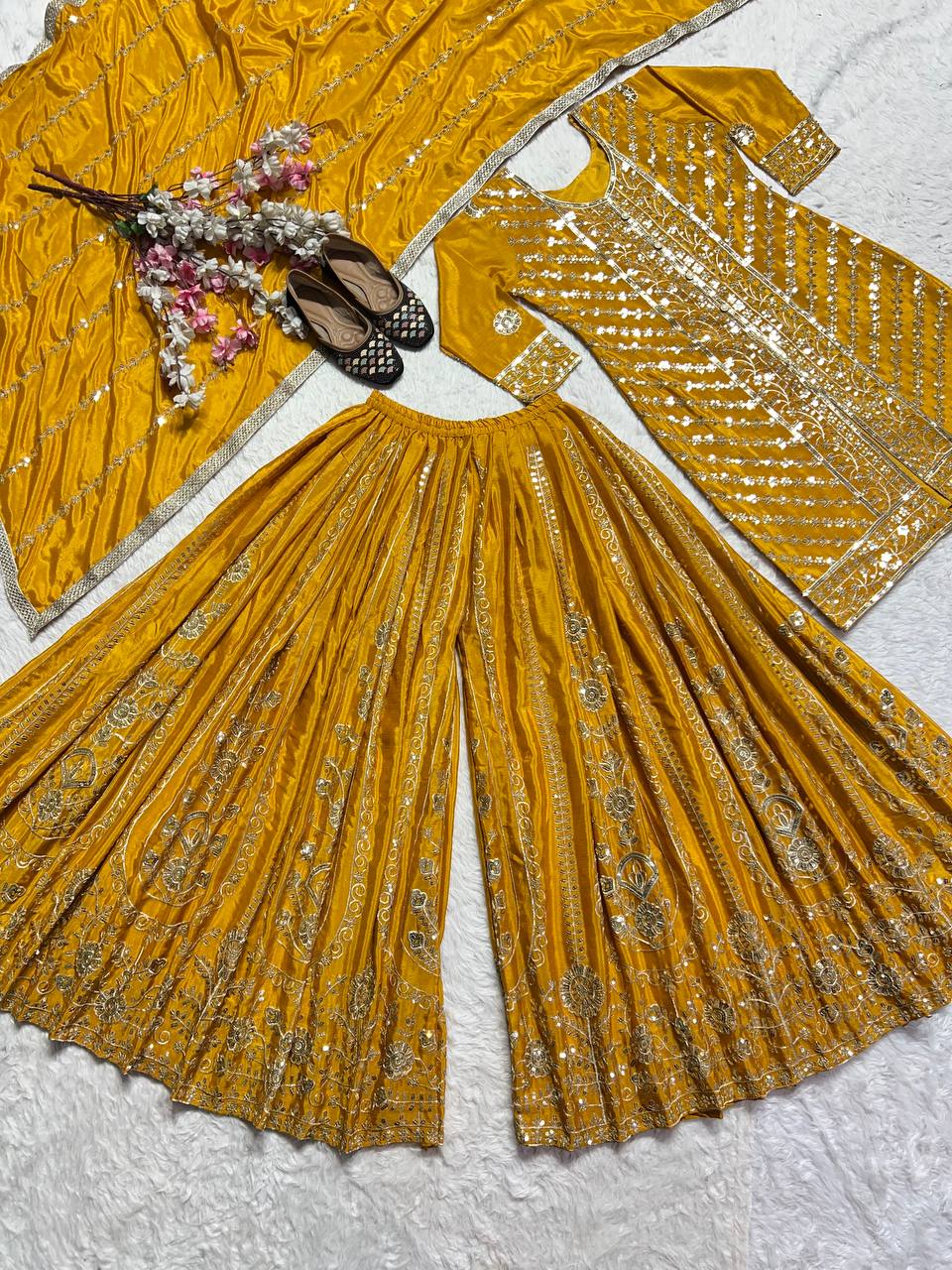 डिज़ाइनर पार्टी वियर टॉप-प्लाज़ो और दुपट्टा भारी कढ़ाई के काम के साथ