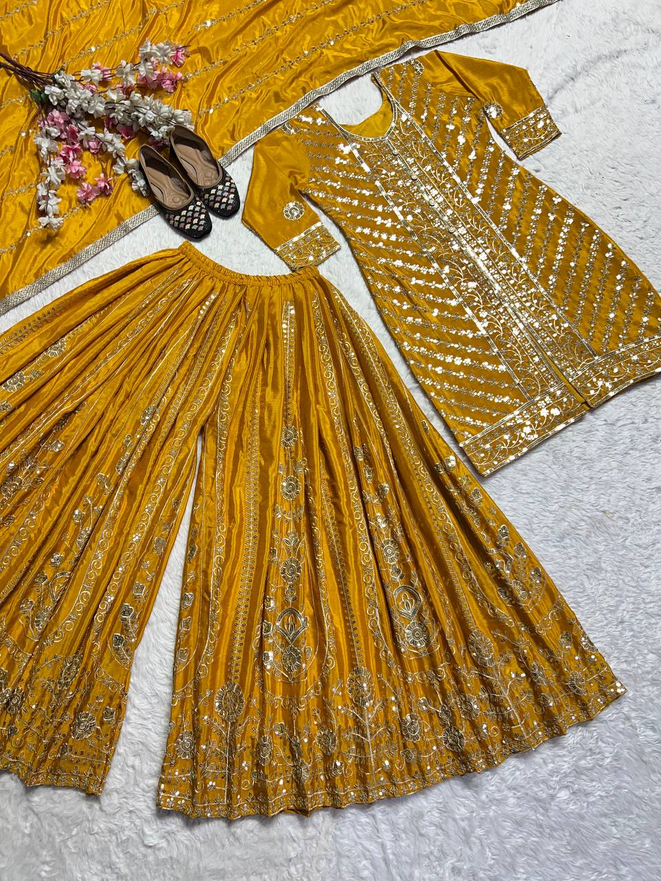 डिज़ाइनर पार्टी वियर टॉप-प्लाज़ो और दुपट्टा भारी कढ़ाई के काम के साथ