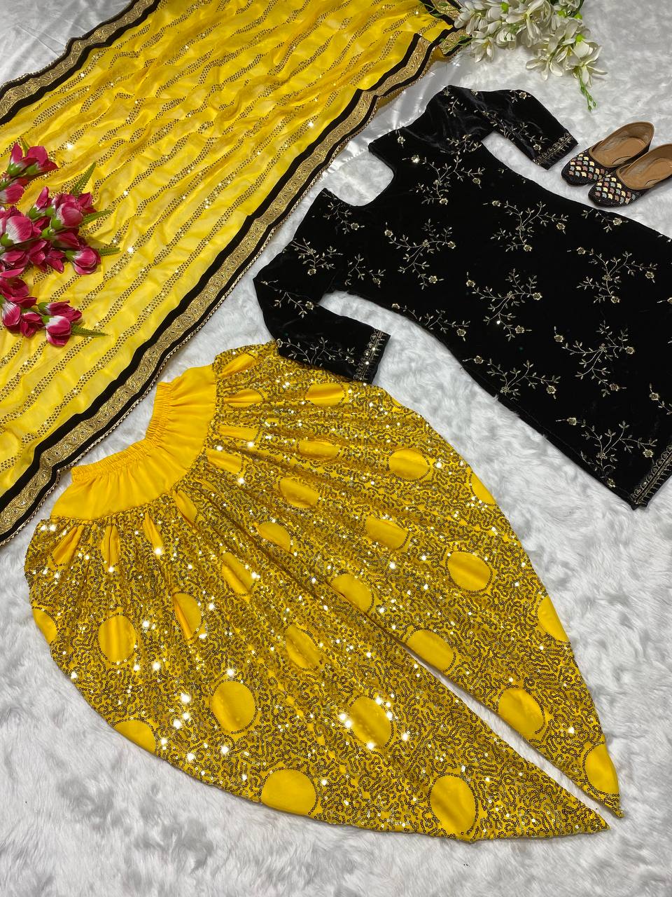 डिज़ाइनर पार्टी वियर लुक टॉप, धोती सलवार और दुपट्टा