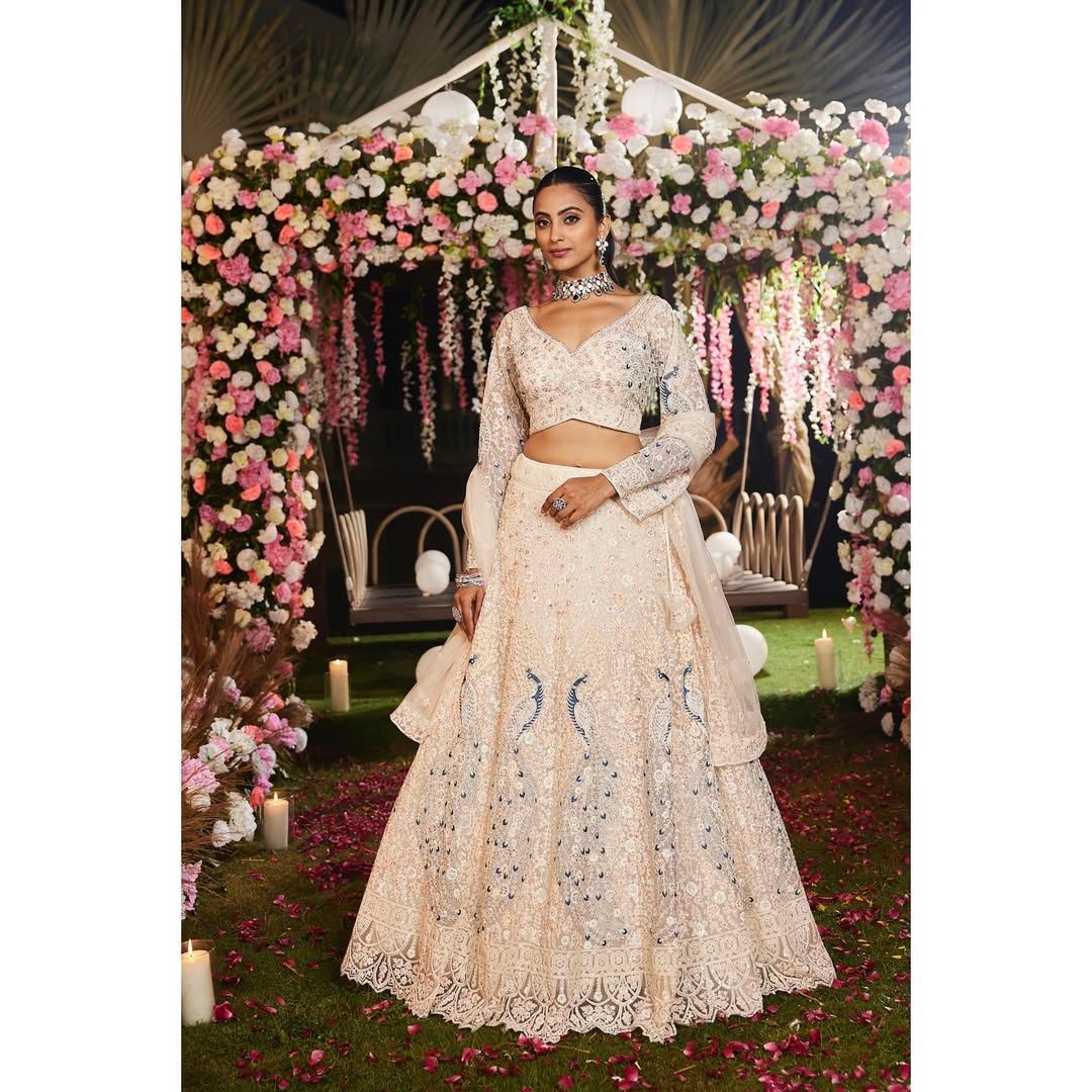 Beautiful Most Trending Lehenga Choli With Thread Embroidery